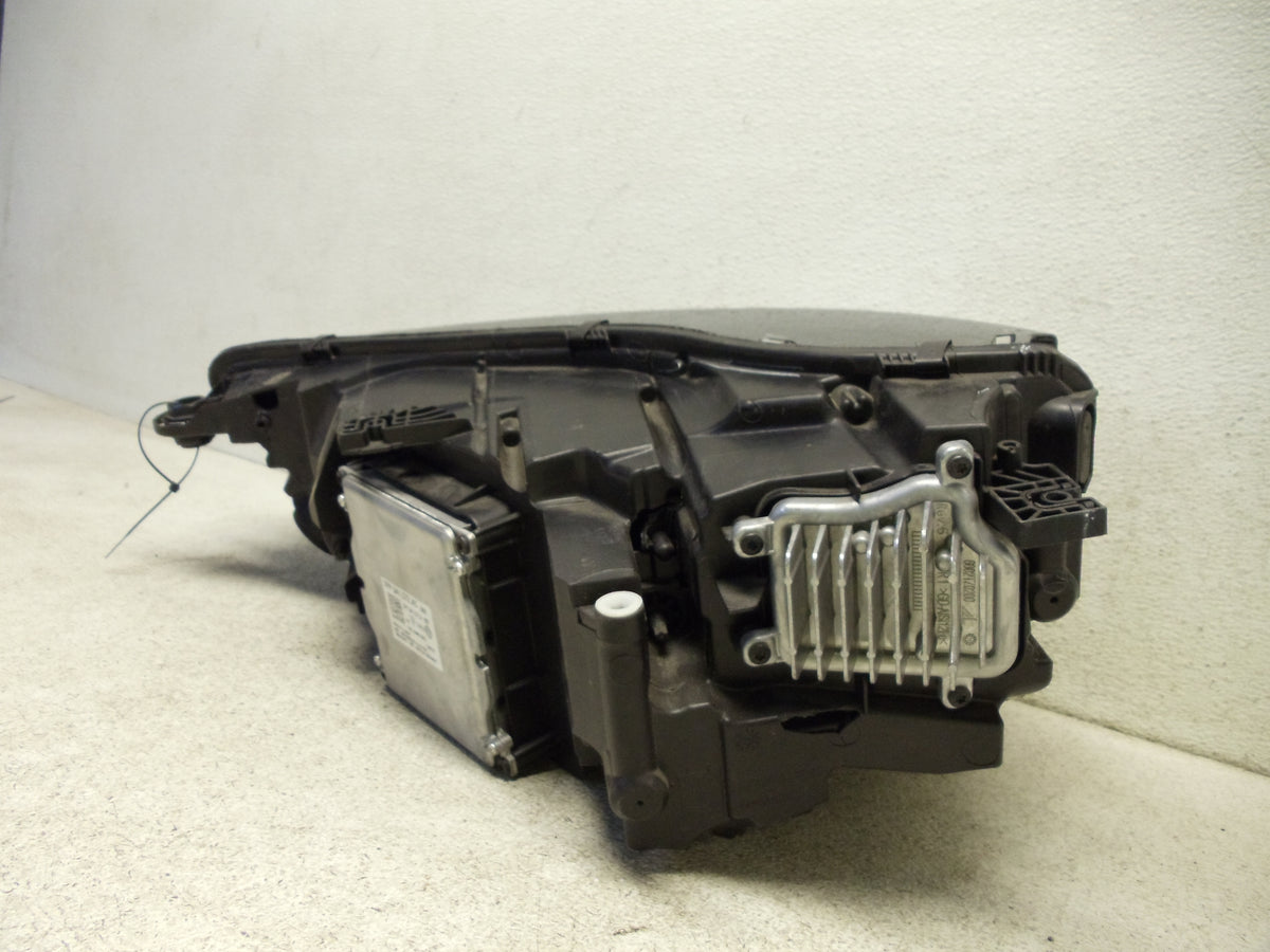 Passenger Xenon Head Light Assembly J40568