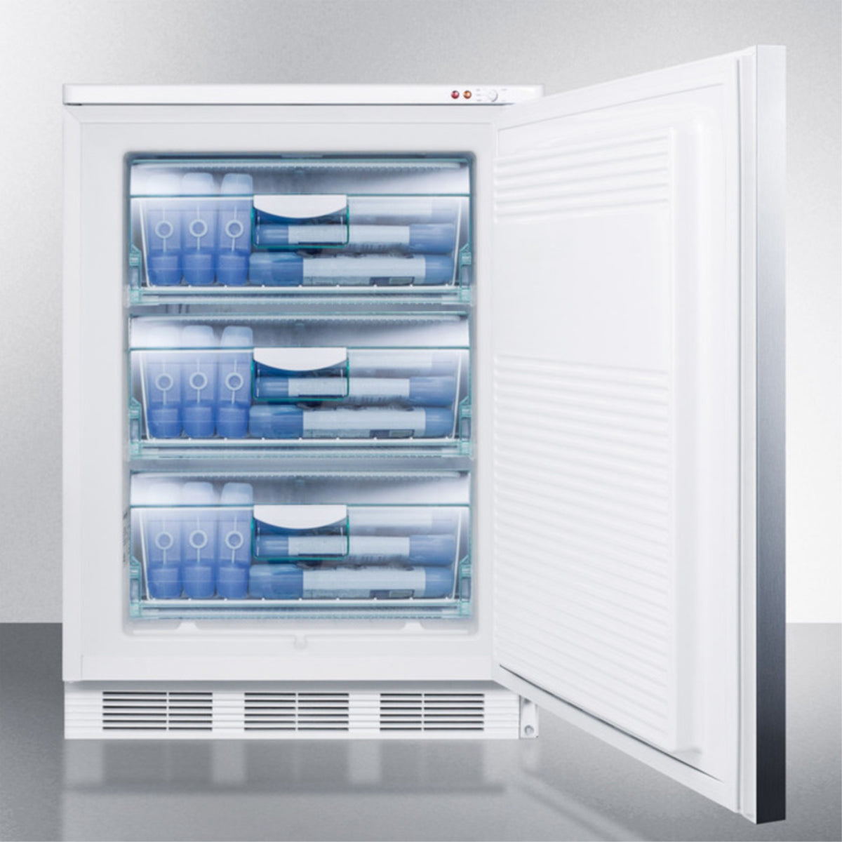 Commercial built-in medical all-freezer with front lock, stainless steel door and horizontal handle Q77079