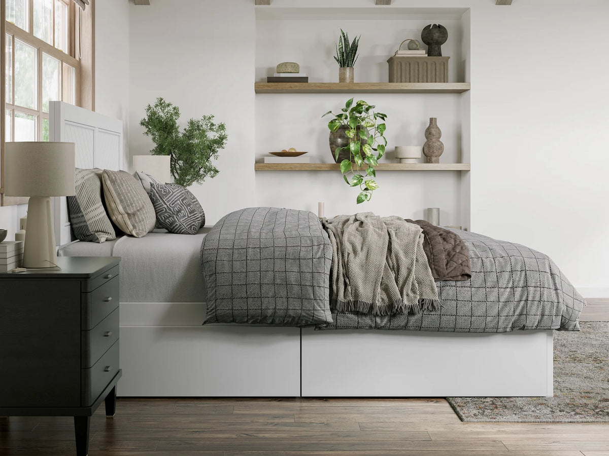 White Solid Wood Platform Bed with Storage Drawers Queen H5614