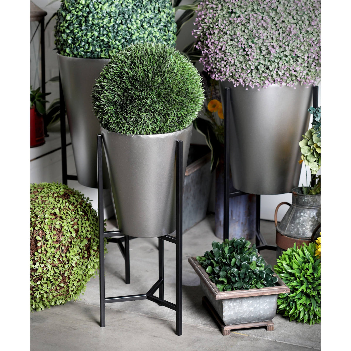 Iron Conical Planters with Stand Set of 3 N659660