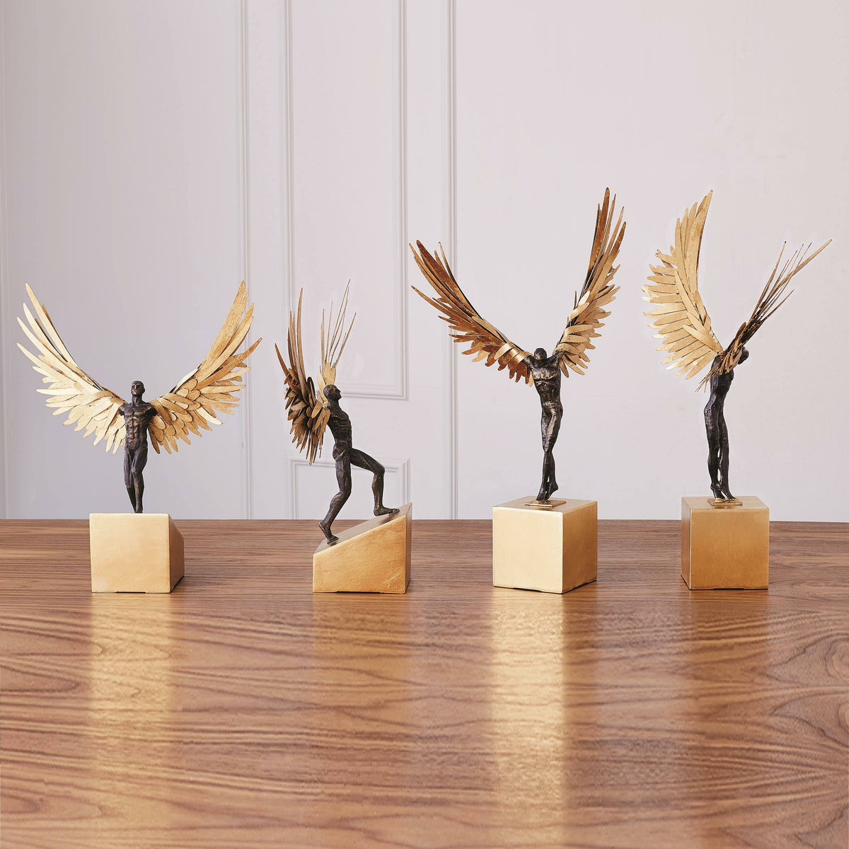 Avian Man-Running C99992