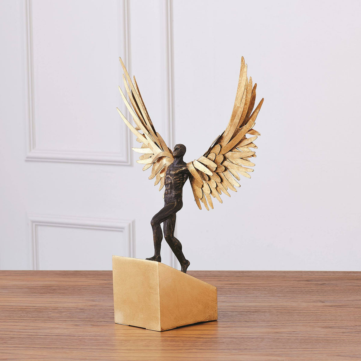 Avian Man-Running C99992